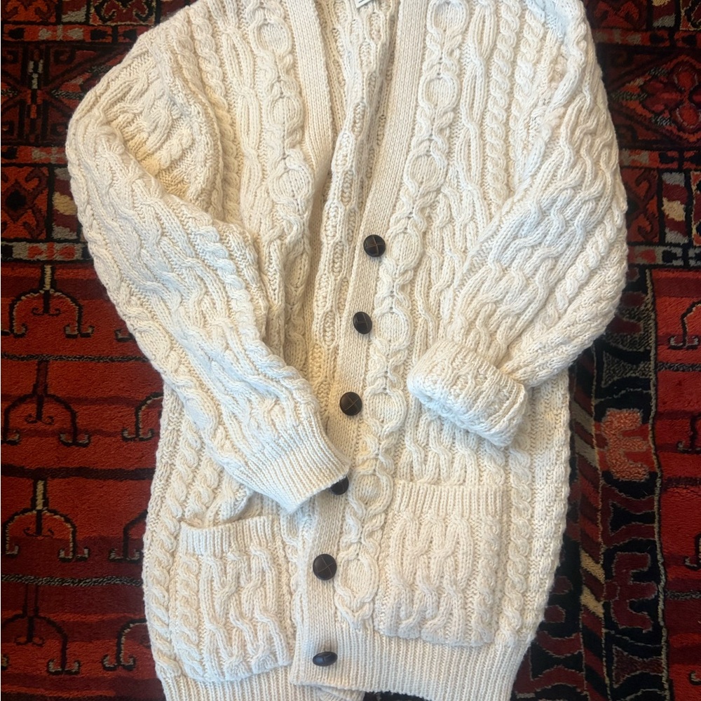 Aran Mór Women's Cream Merino Wool Cardigan - Picture 2 of 7